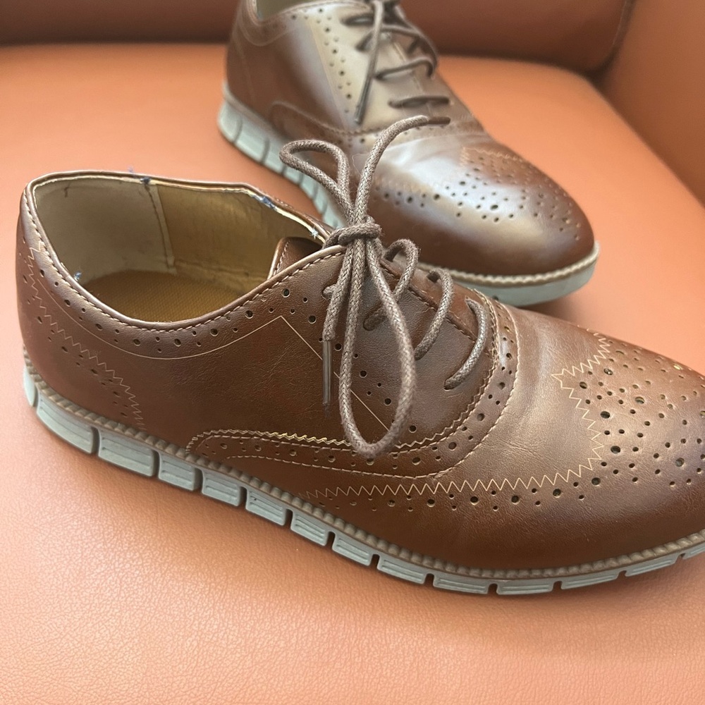 Boys Deer Stags dress shoe - size 4.5